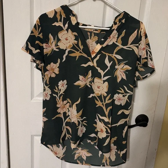 Lot of Maurice’s work wear tops all M except black top is small - Picture 4 of 10